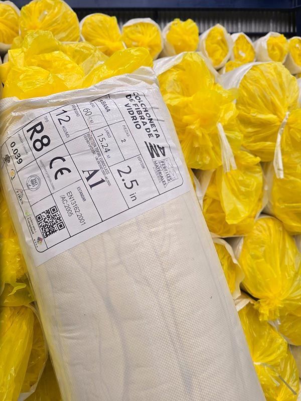 Aislente R8 2 1 2.61x5 mts productos am 1920w