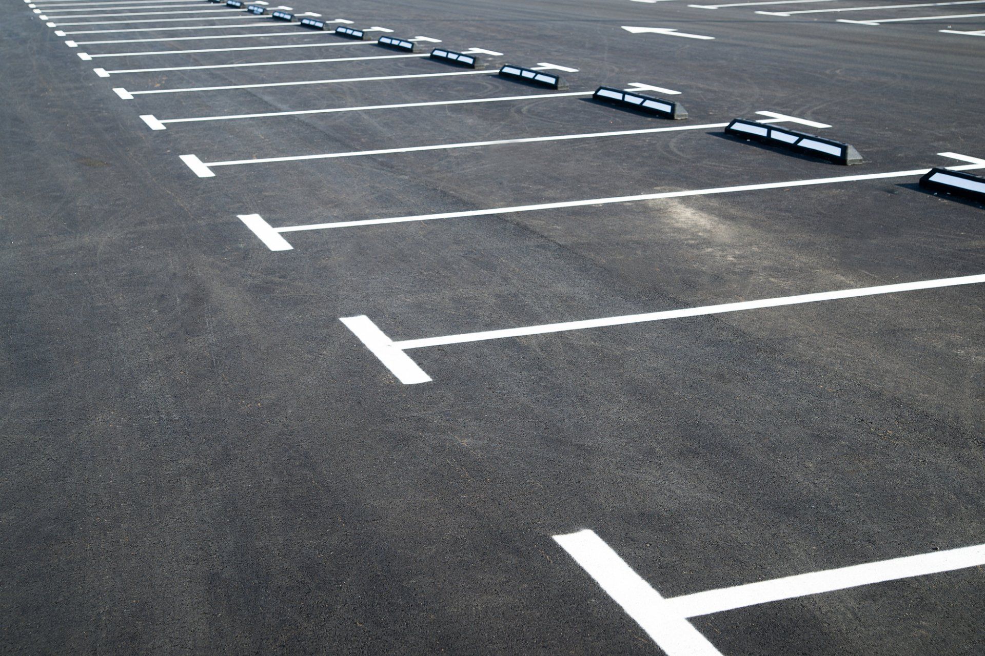 Parking Lot Sweeping in Cleveland, OH | Central Ohio Cleaning