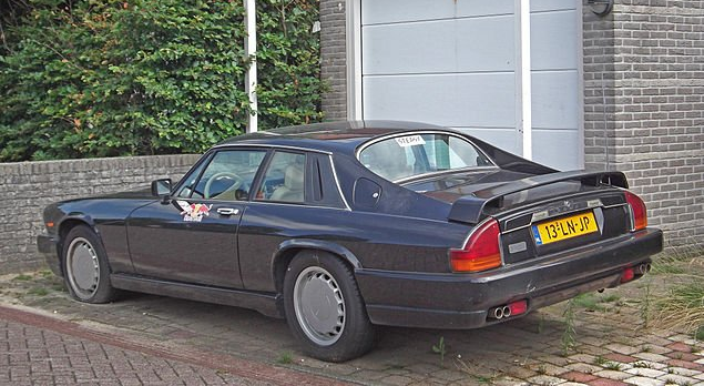 By Dennis Elzinga - Jaguar XJR-S 6.0 V12, CC BY 2.0, https://commons.wikimedia.org/w/index.php?curid=38638376
