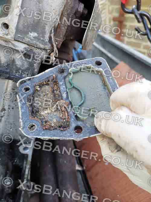 Jaguar AJ6 cylinder head lid