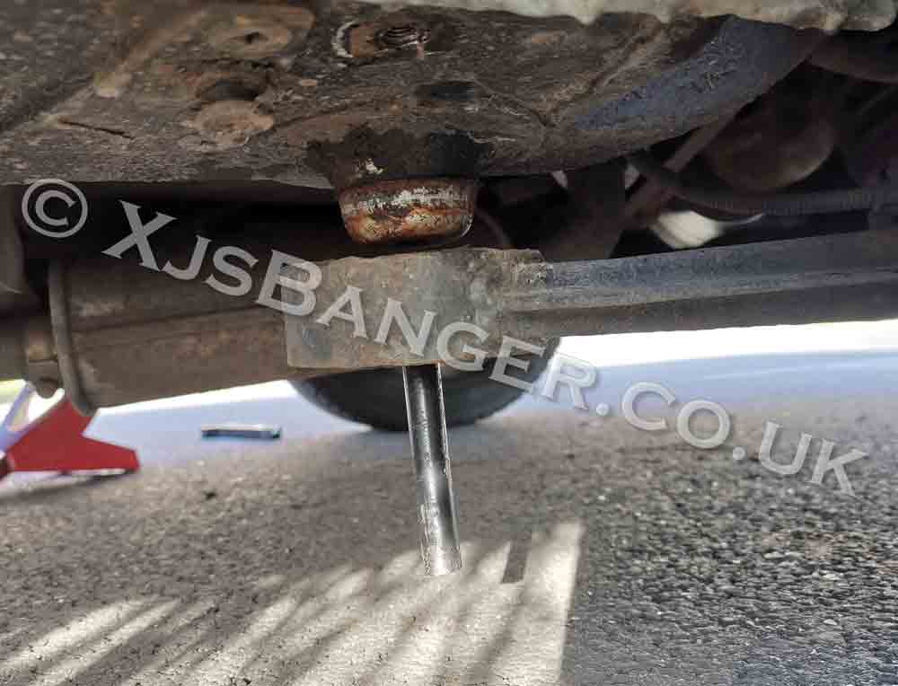 Jaguar Radius arm separated from the chassis