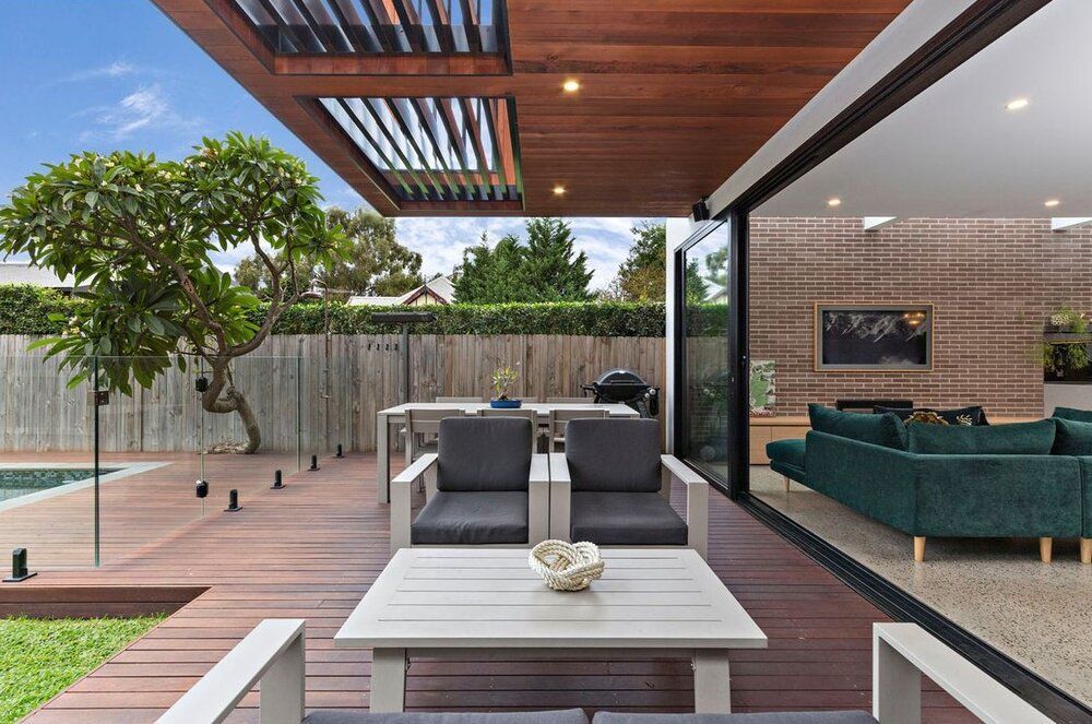 Modern outdoor living area