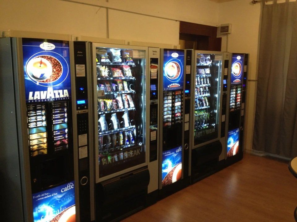 Distributori automatici per comunità, scuole, caserme, centri commerciali