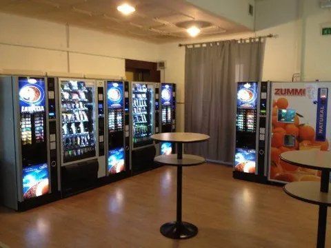 RIFORNIMENTO DEI DISTRIBUTORI AUTOMATICI