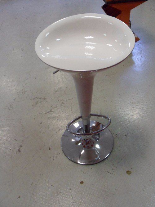 Sgabello bianco
