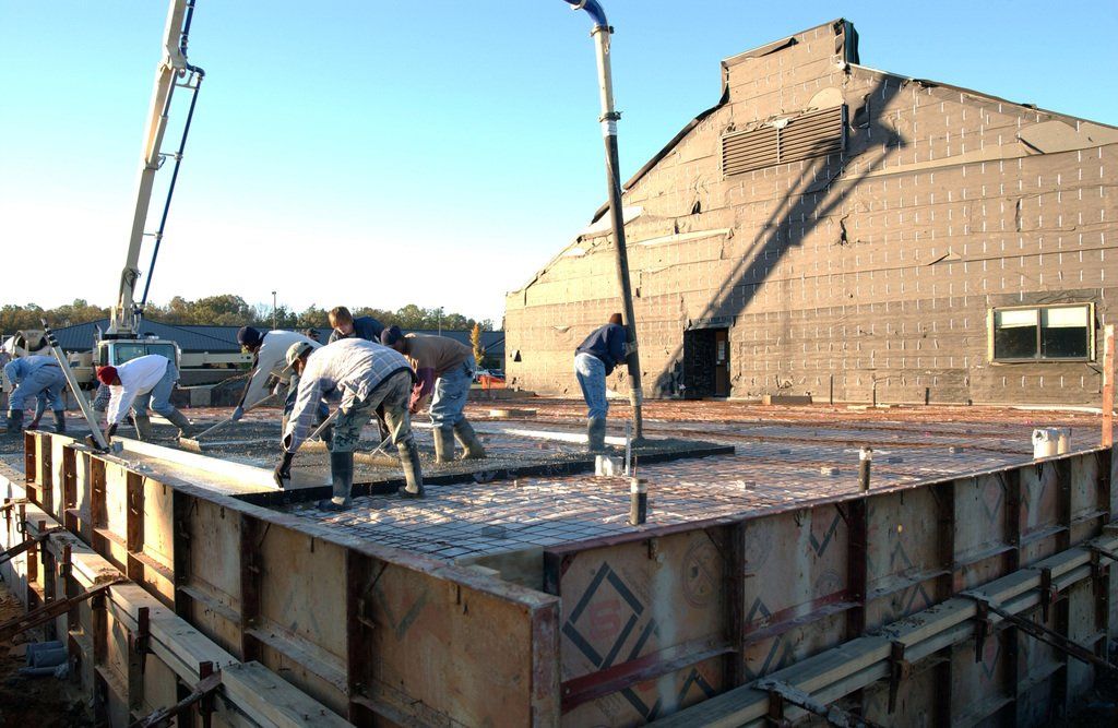laying the foundation and leveling the commercial concrete in Ocala