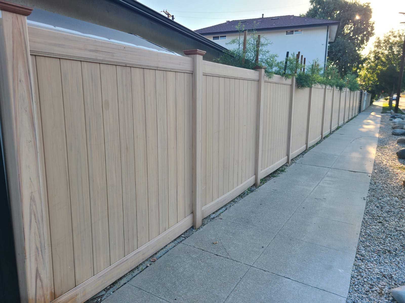 Secure Wooden Fence – Los Angeles, CA – Reyes Fencing