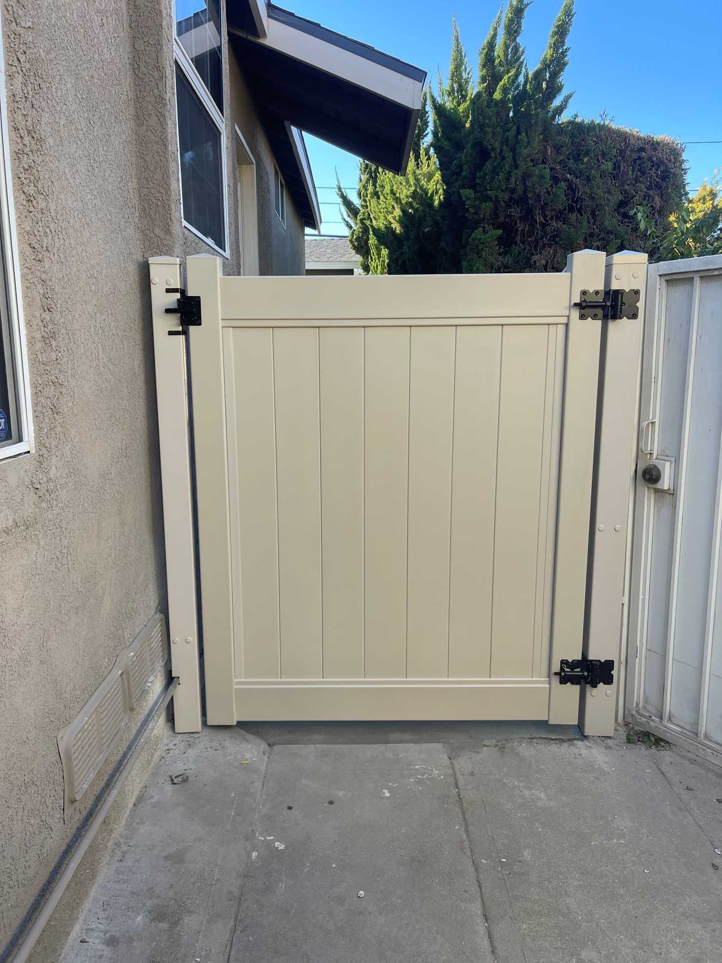 Gate – Los Angeles, CA – Reyes Fencing
