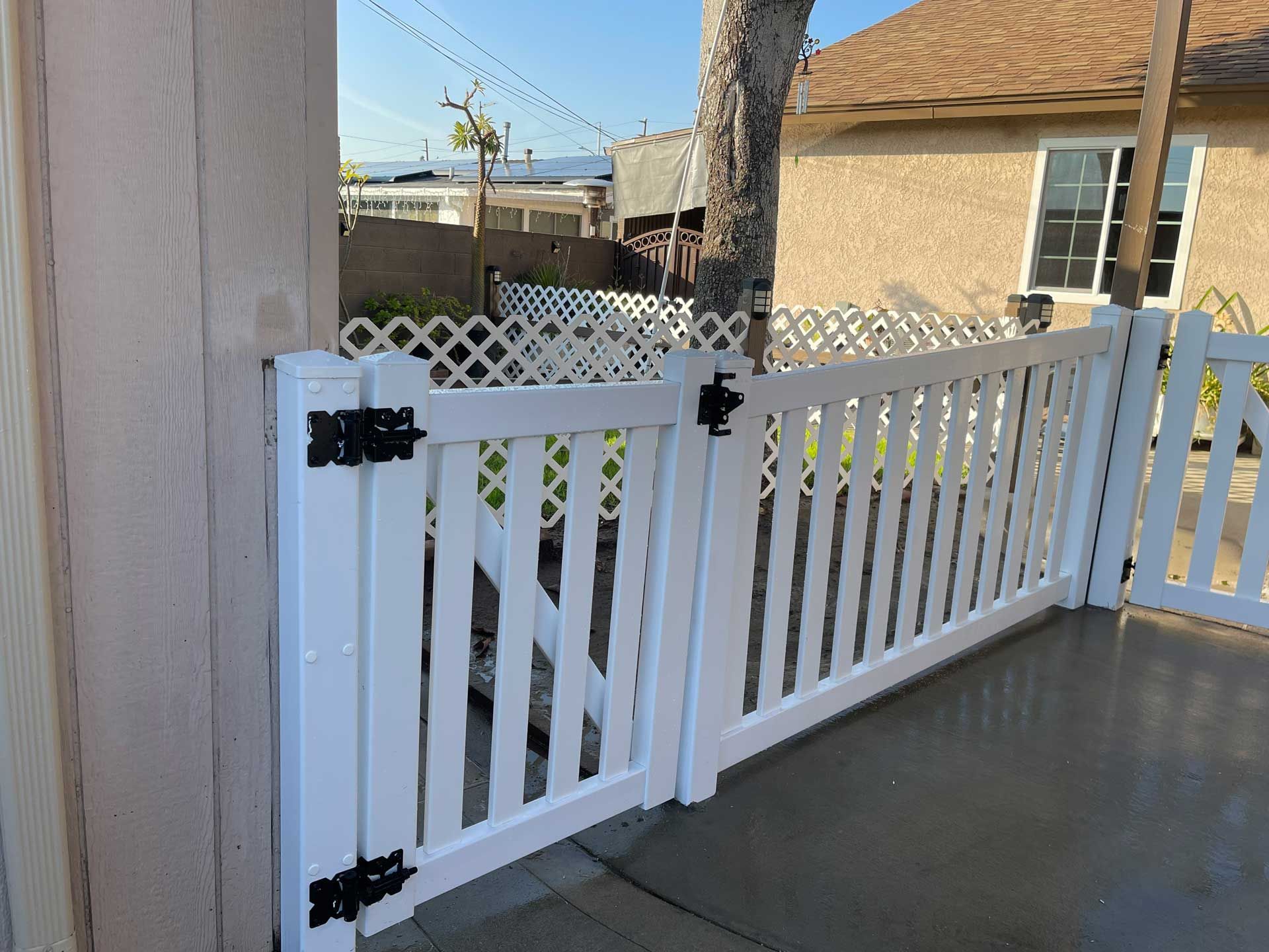 Residential Fencing – Los Angeles, CA – Reyes Fencing