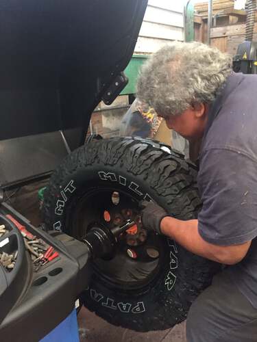 Tires Fitting at the Car | Wahiawa, HI | Wahiawa Tire Services