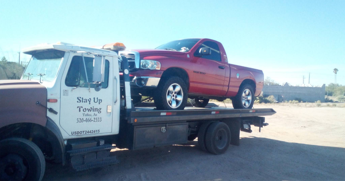 Stay Up Towing logo