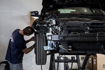 Mechanic — Car Wheel Repair  in Birmingham, MI
