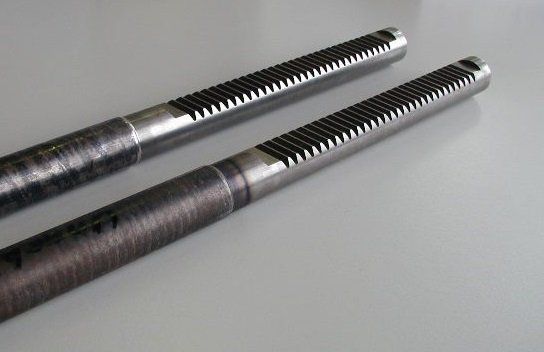 Maschinen zum Schleifen und Entgraten von Zahnstangen von Loeser