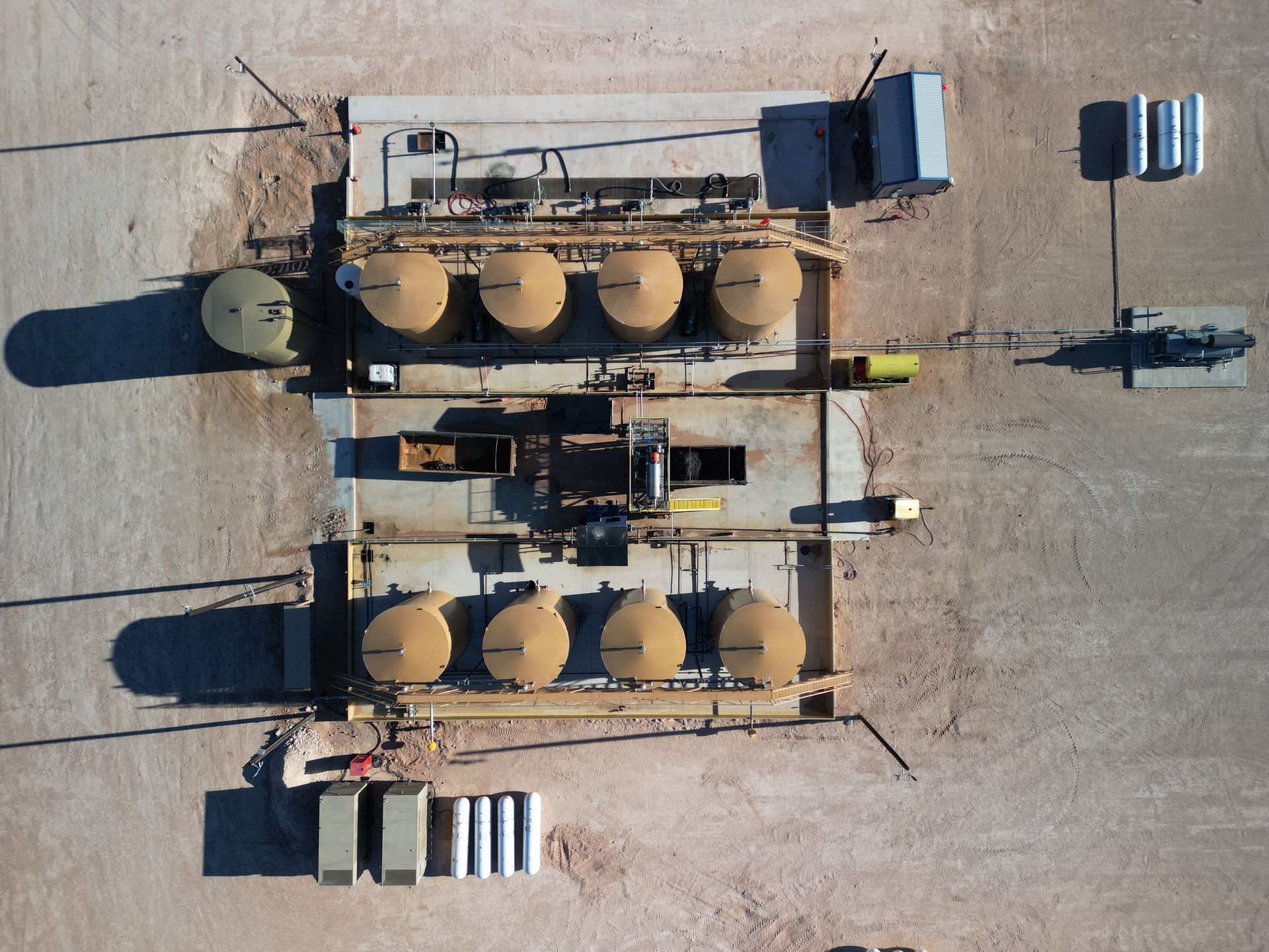 An aerial view of a construction site in the desert
