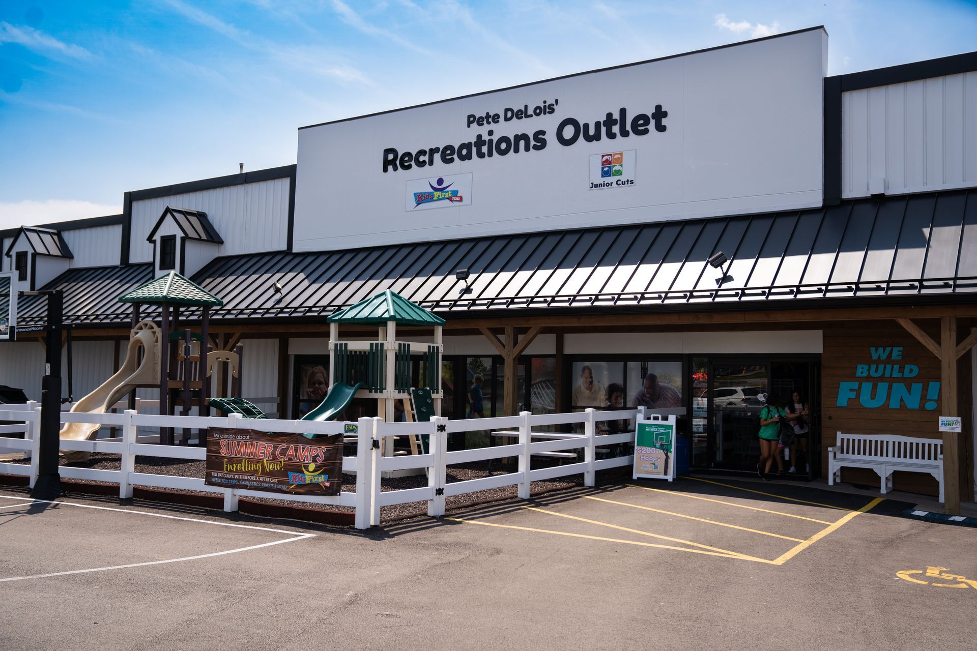 Recreations Outlet Building
