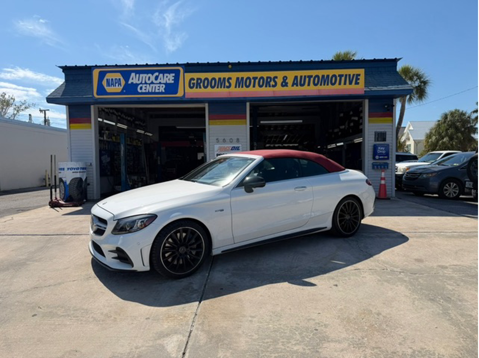 Inside Shop | Grooms Motors & Automotive