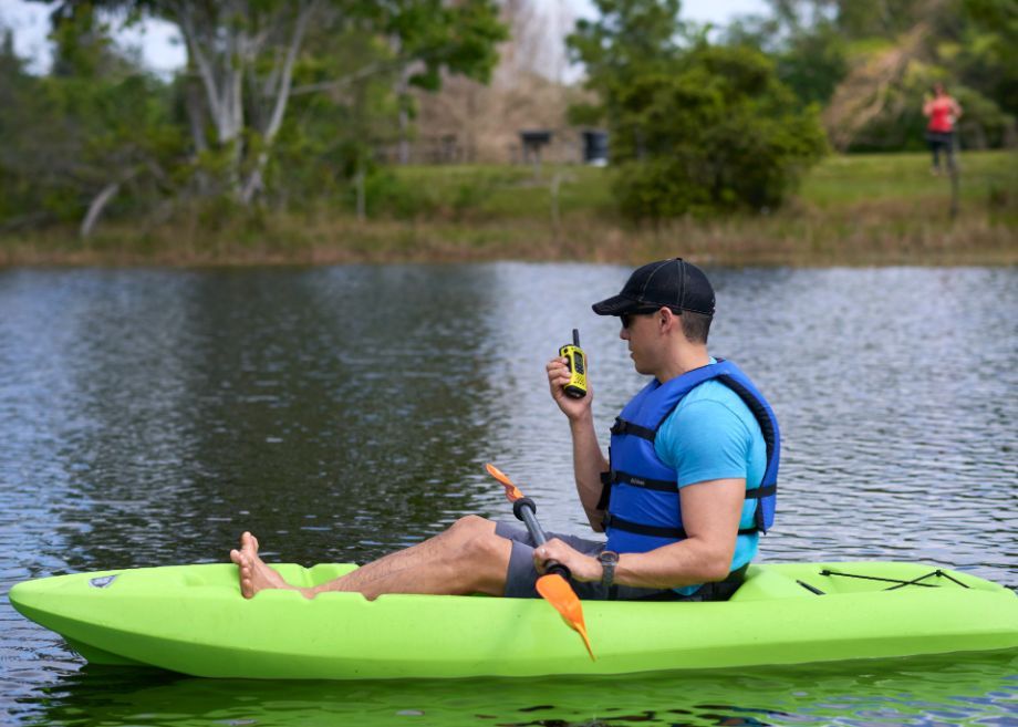 sportivo con ricetrasmettitore