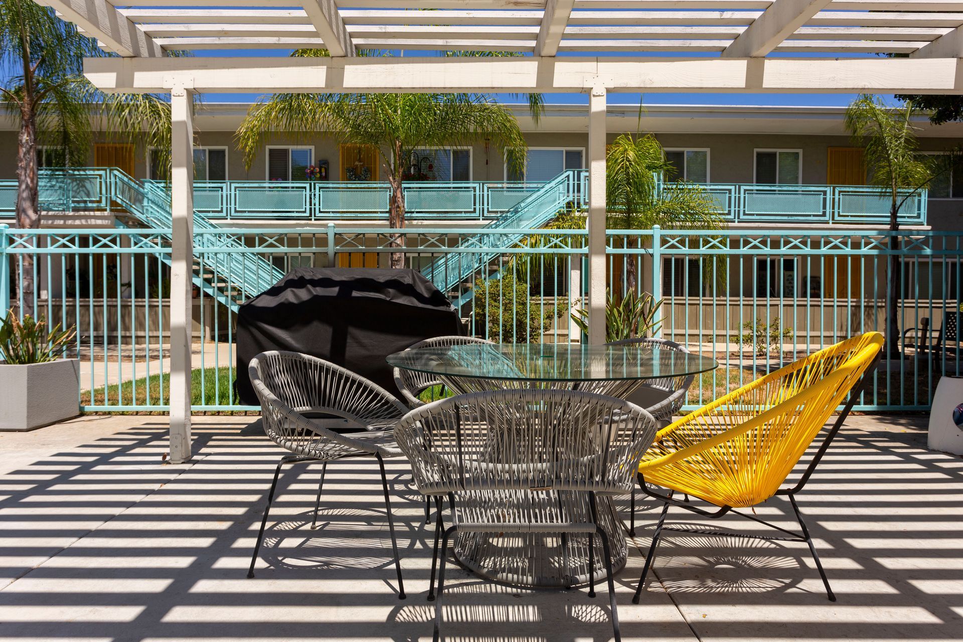 Exterior photo of Grossmont Apartments Outdoor Seating