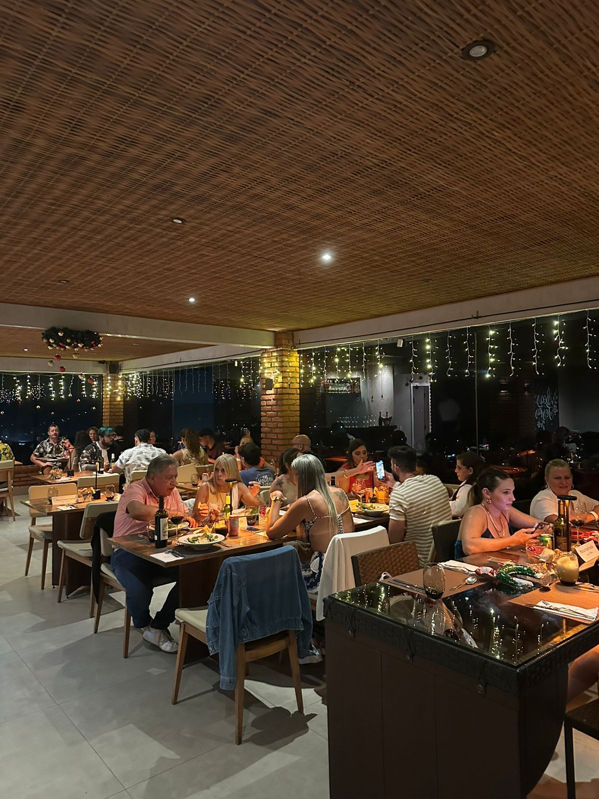 Ceia de natal no restaurante de hotel em búzios