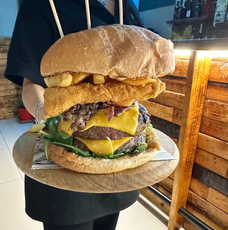 panino hamburger con cotoletta