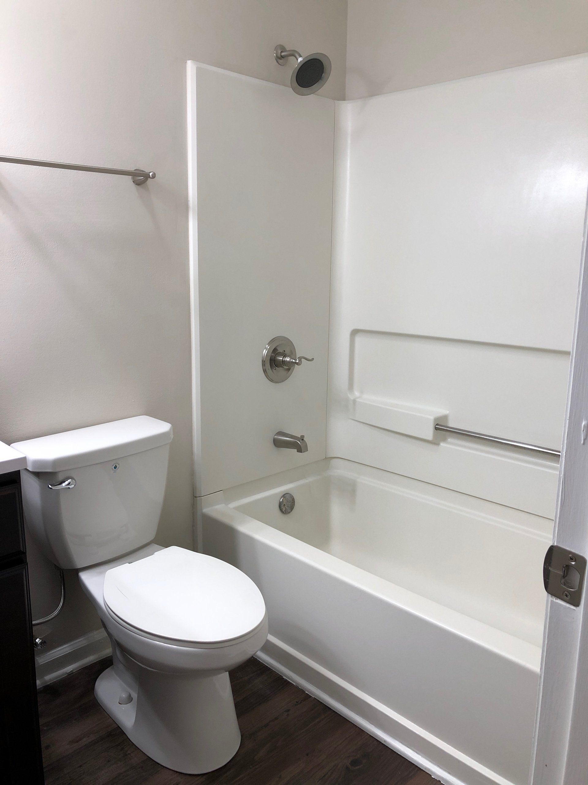 Upgrated Pinnacle 2-Bedroom Shower