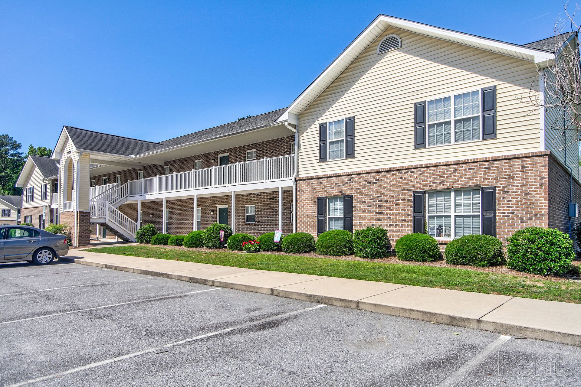 Image of a Meridian Park Apartment side view- 2