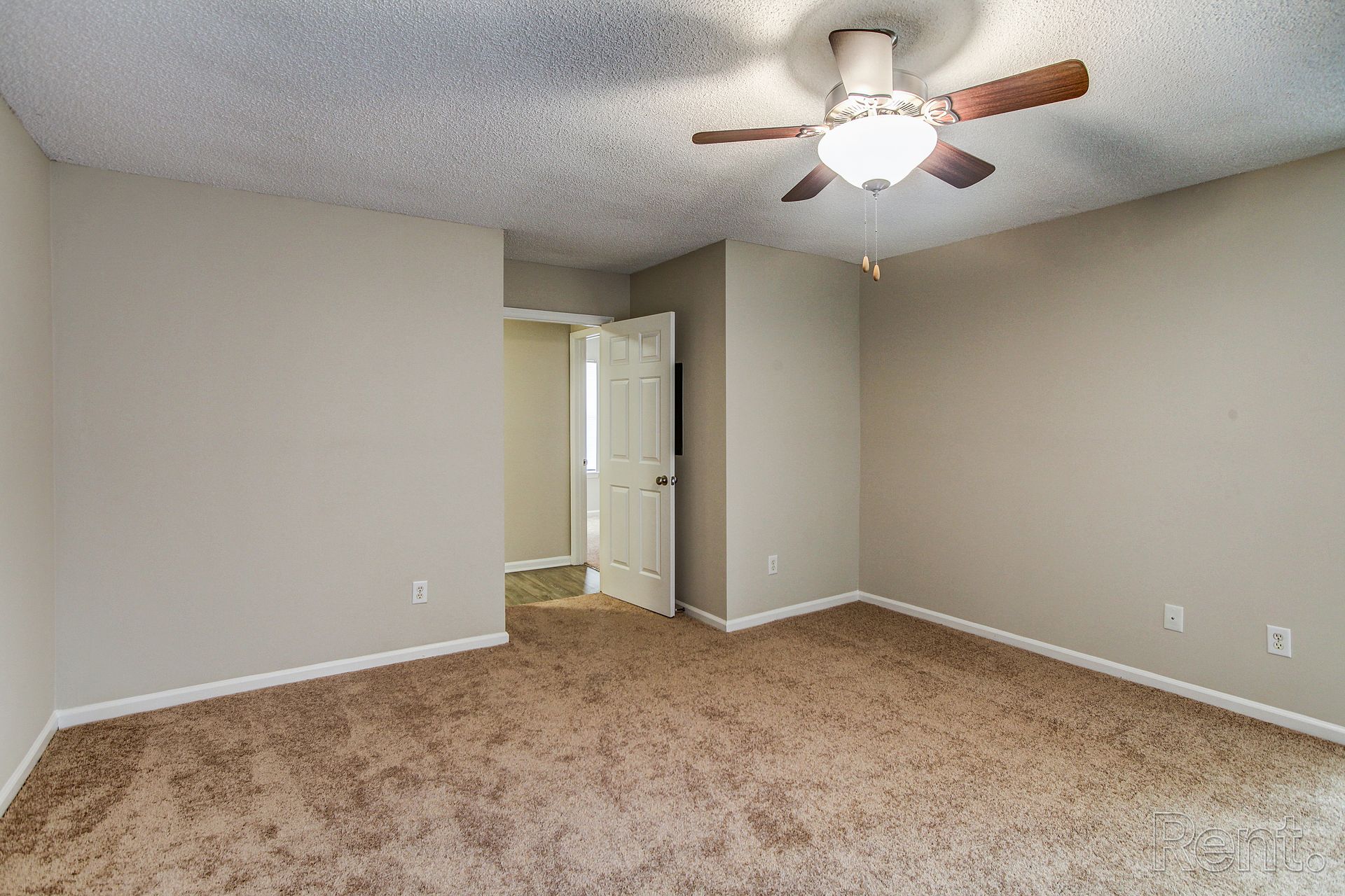 Meridian Park 1-Bedroom with Carpet