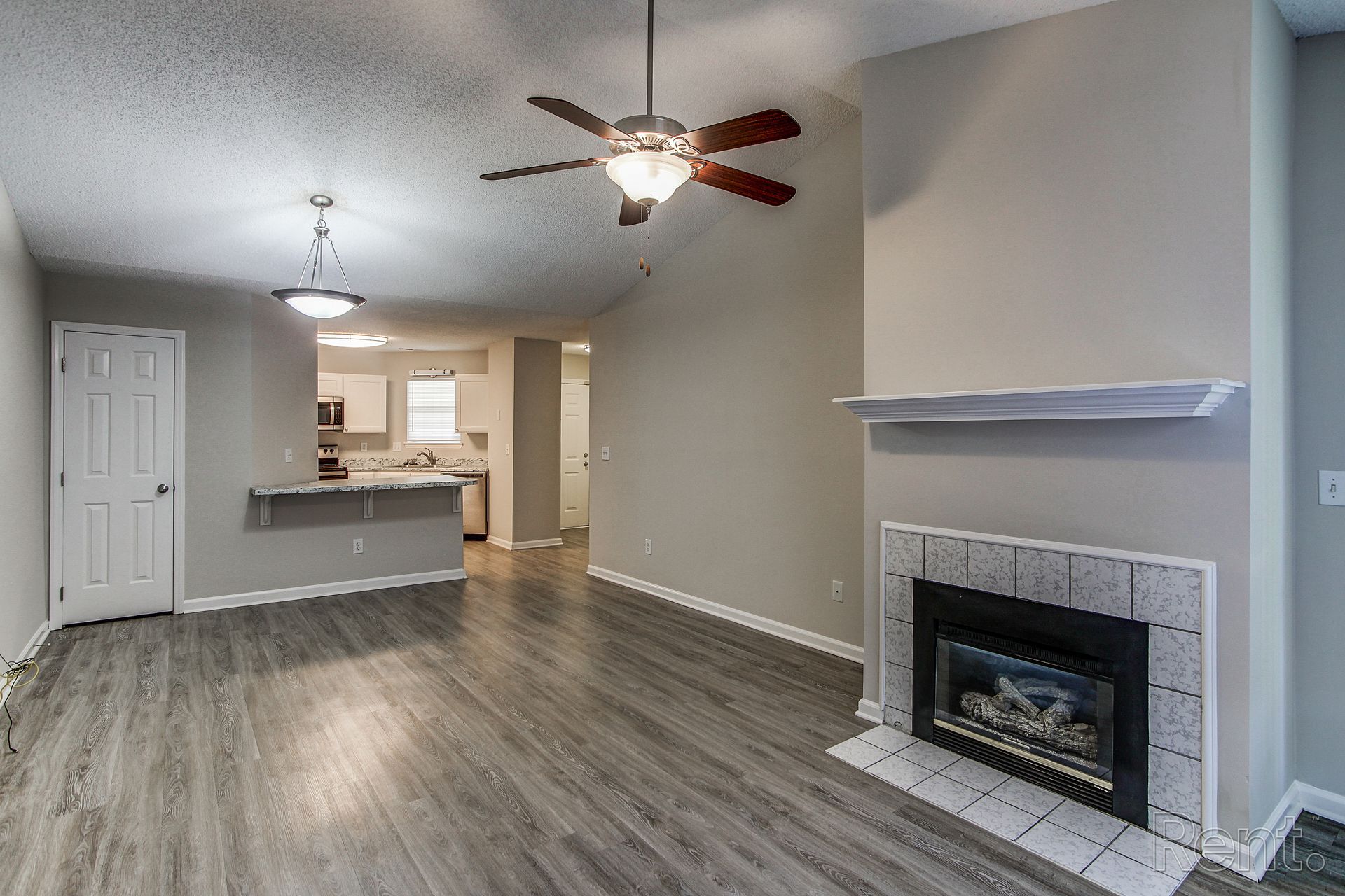 Upgraded Pinnacle Fireplace and Kitchen