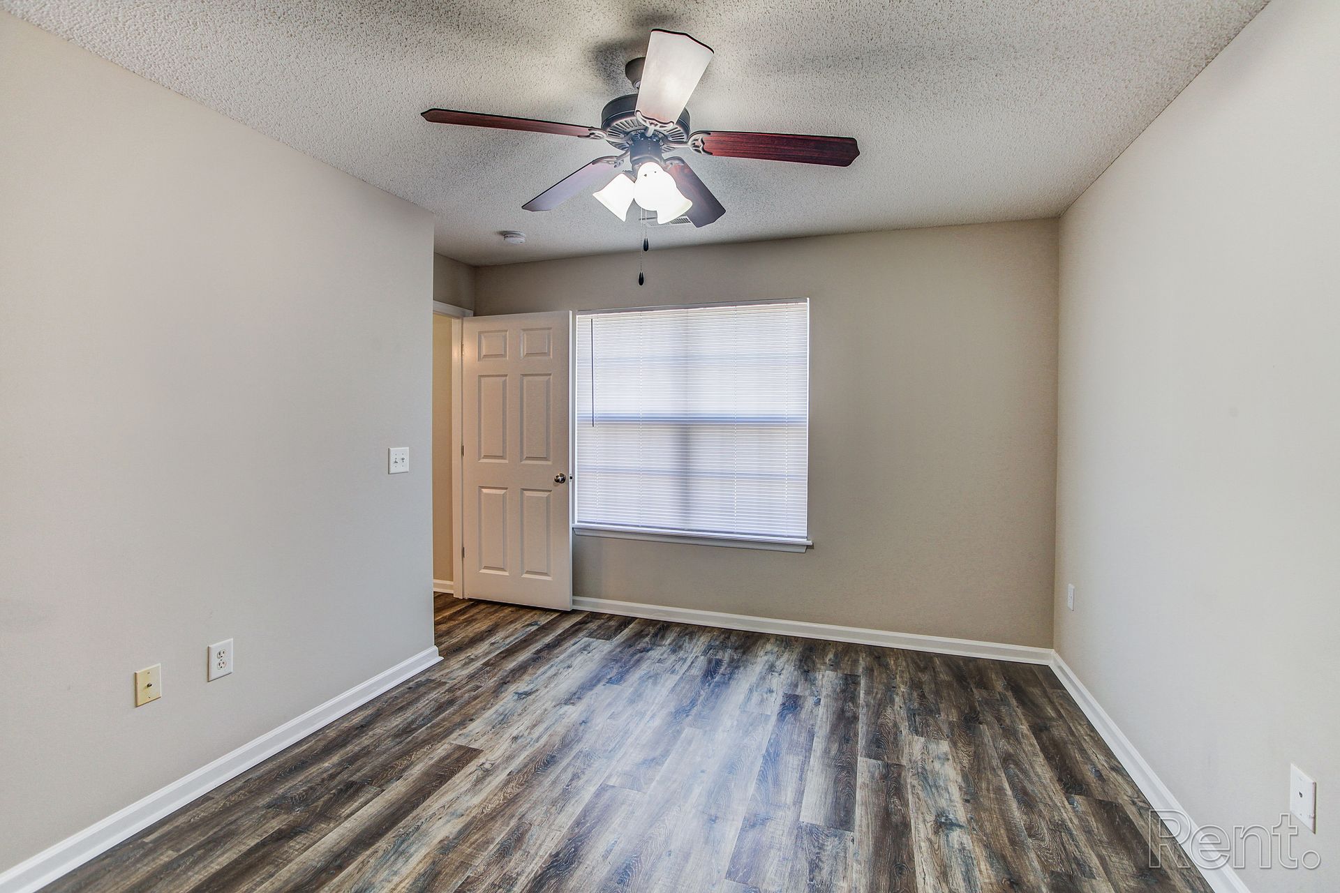 Beacon 2-bedroom guest room view 2