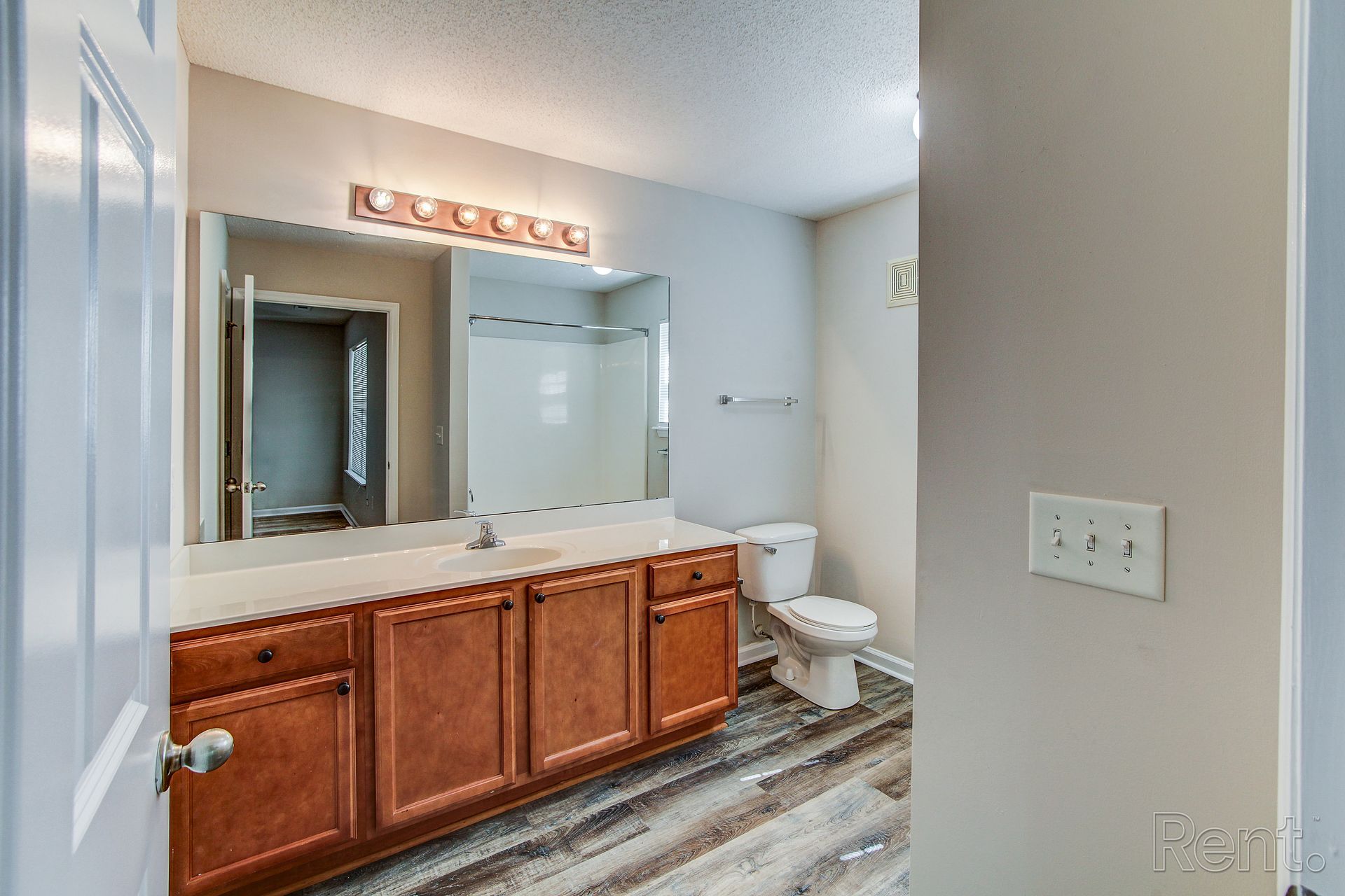 Beacon 2-Bedroom Master bathroom