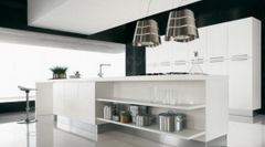 cucina bianca, cucina in due parti, cucina moderna