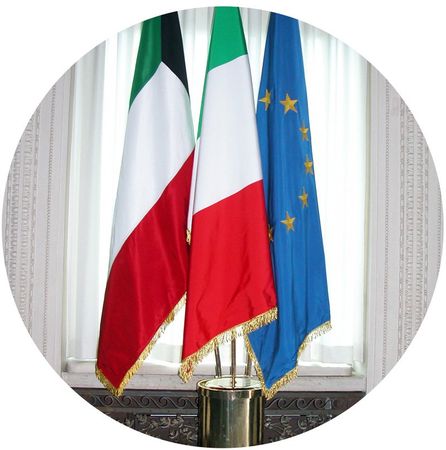 bandiere di italia ed europa