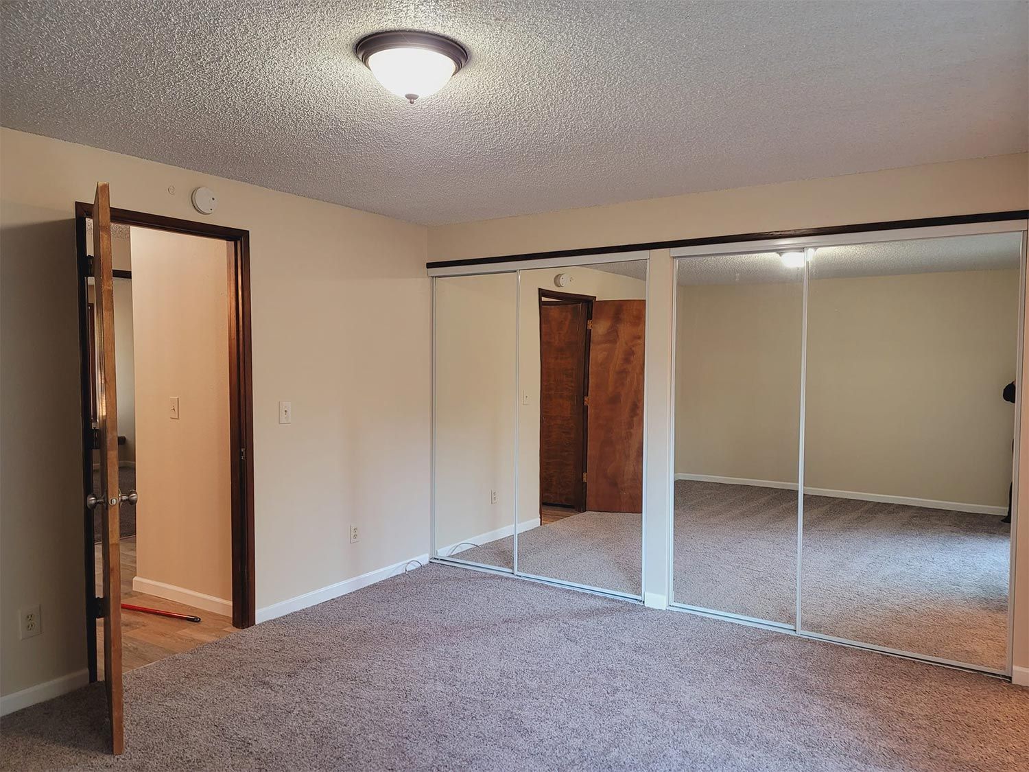 Empty Room with Carpet — Portland, OR — A-Team Construction Remodeling and Roofing LLC