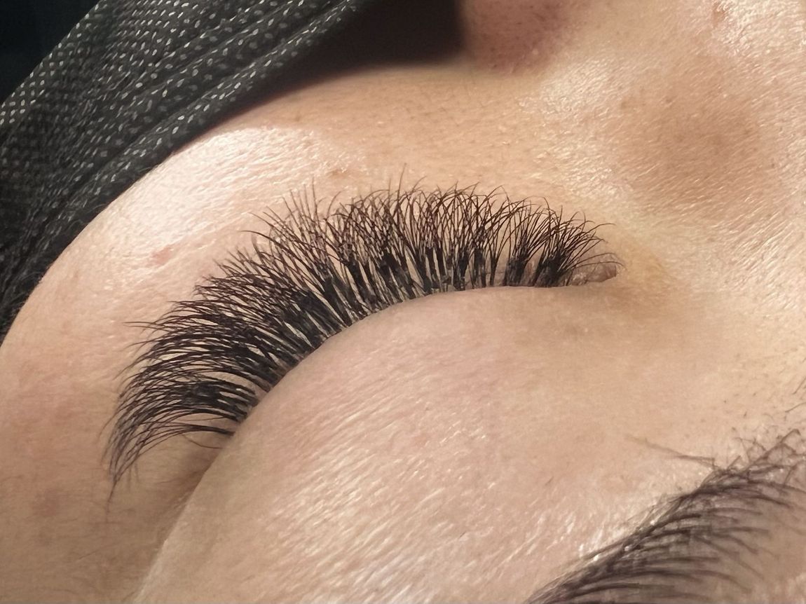 cat eye volume lash extensions