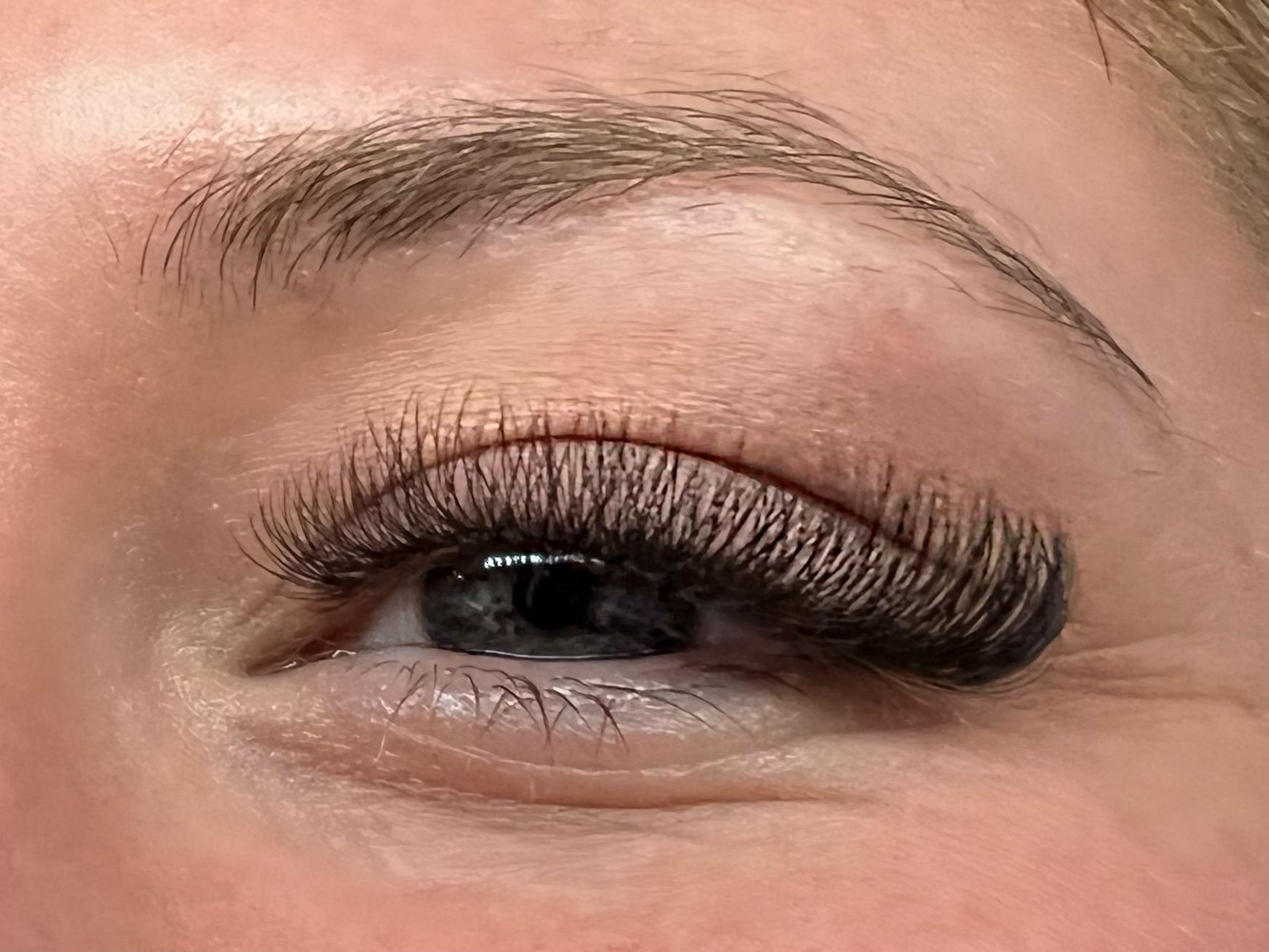 volume eyelash extensions