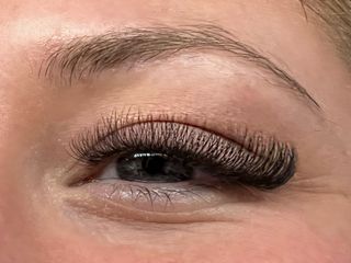 volume eyelash extensions