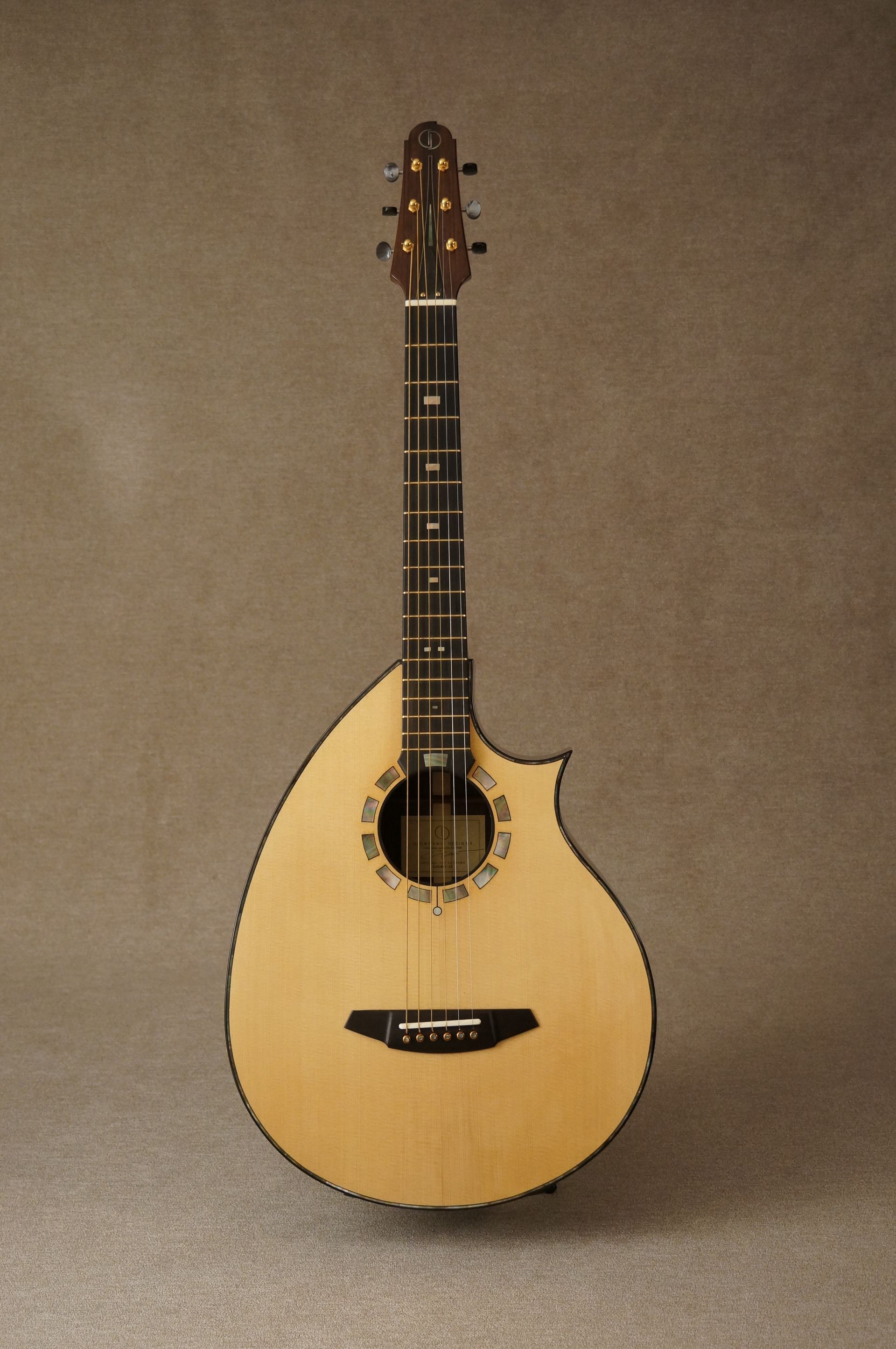 Luthara Guitar