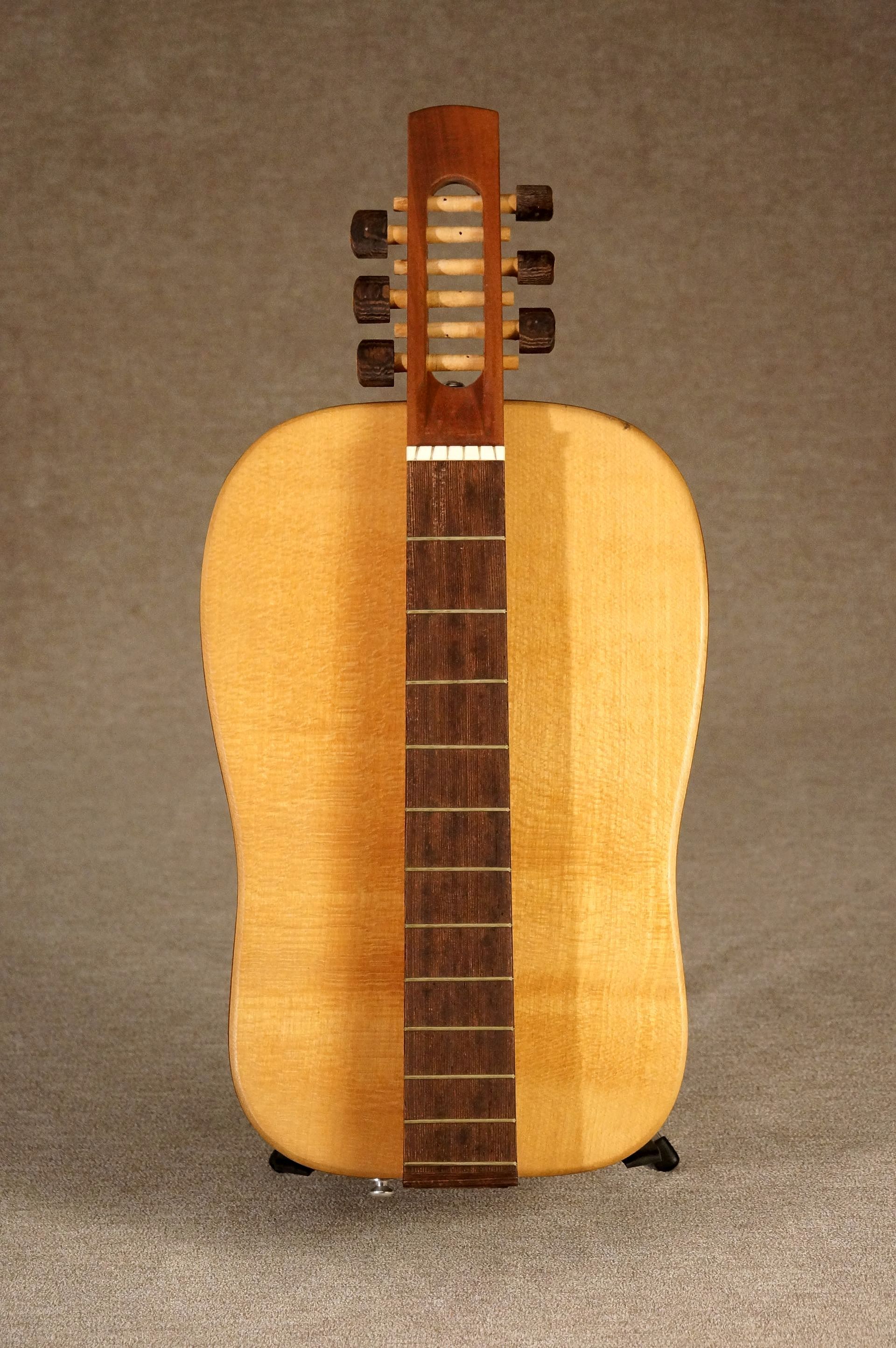 Luthara Guitar
