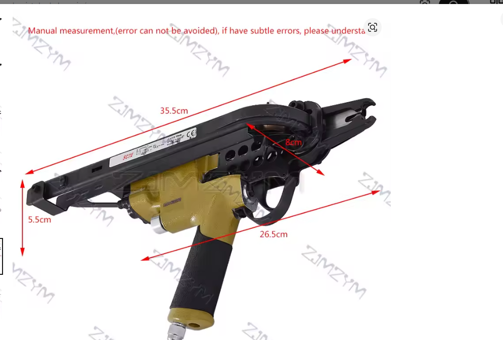 Pistola neumática de clavos negra y dorada con una llave Allen incrustada sobre un fondo blanco.