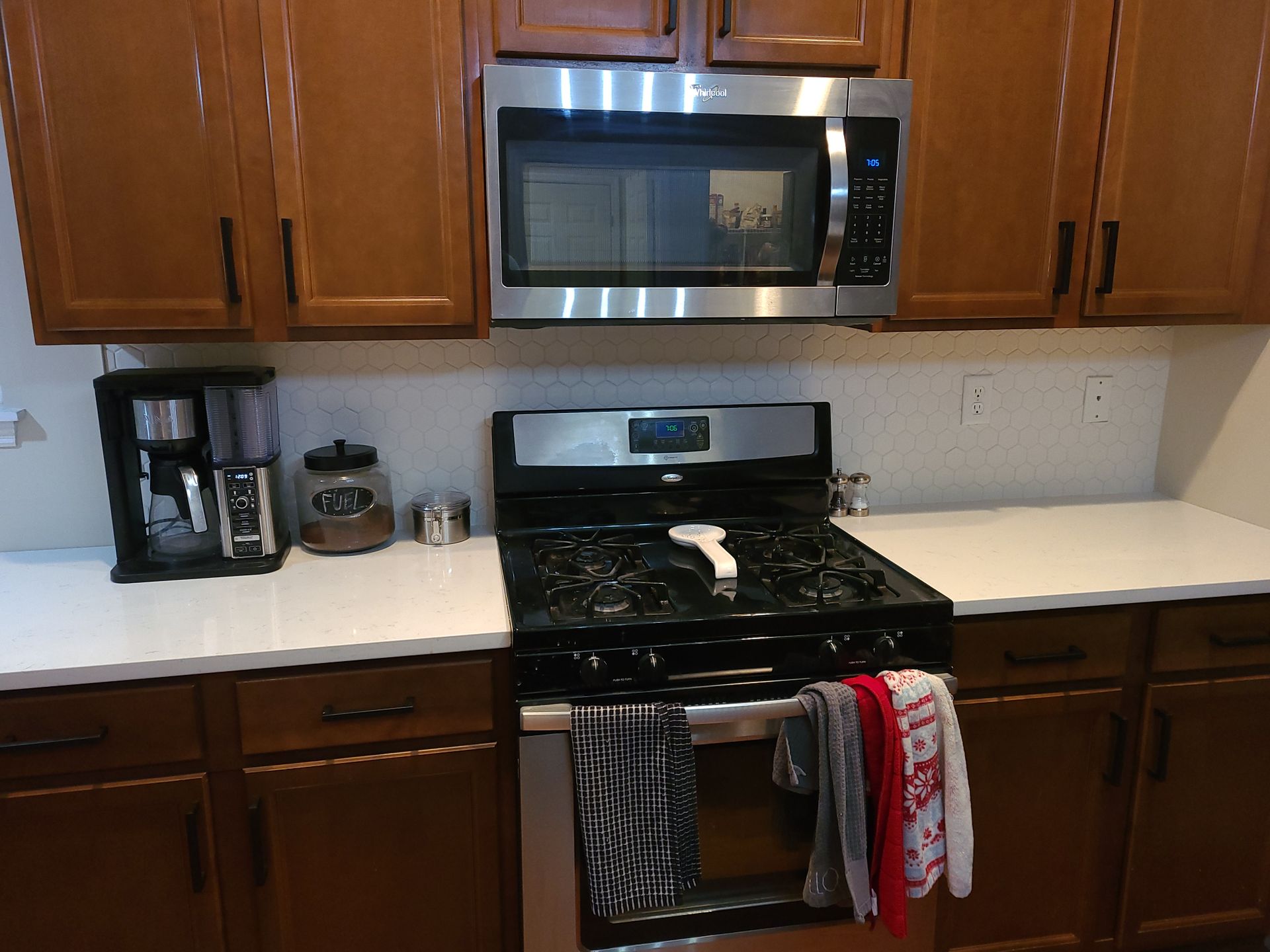Microwave Oven on the Kitchen — O’Fallon, MO — Family Tree Homes