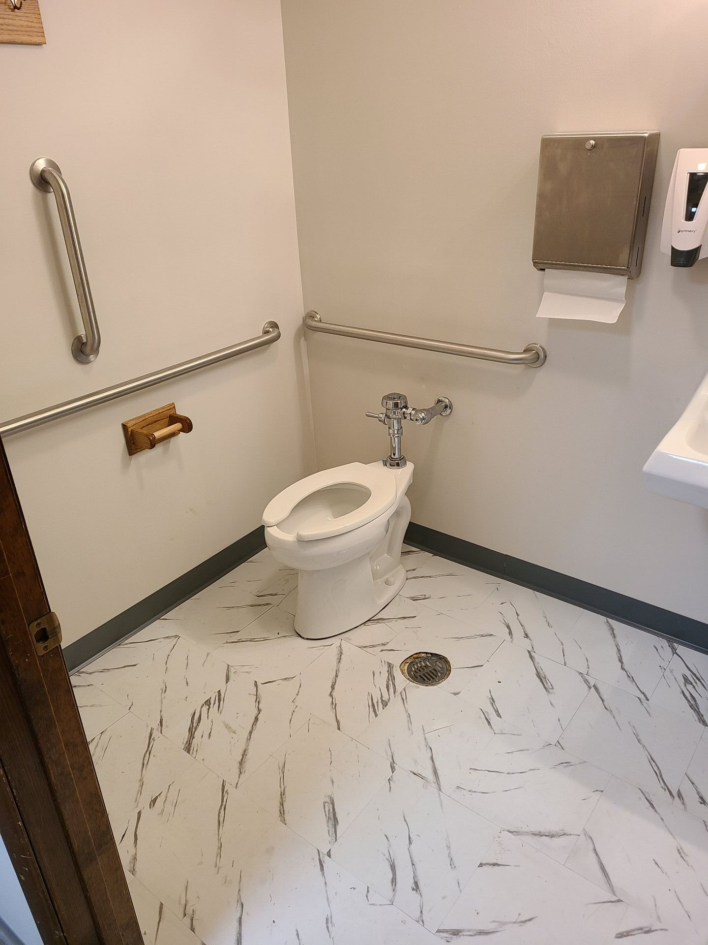 New Toilet — O’Fallon, MO — Family Tree Homes