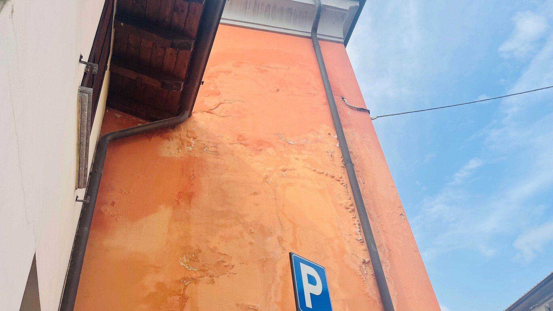Muro con crepe