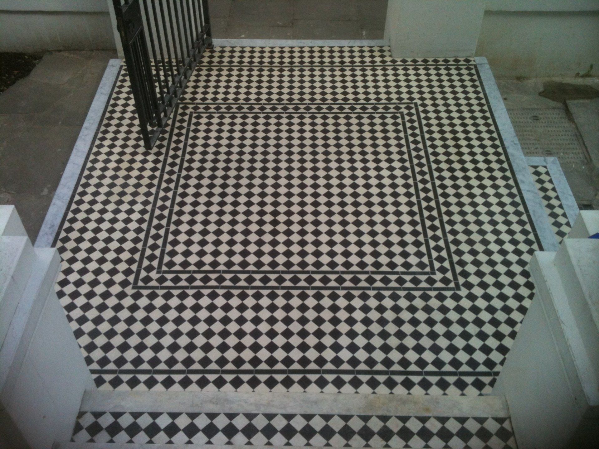 ARROW TILING 2012 200