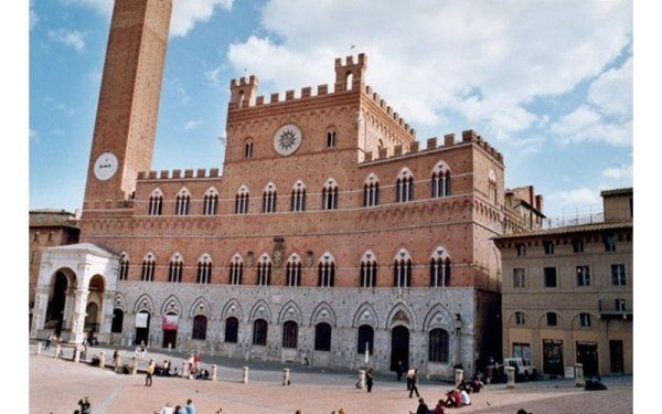 palazzo pubblico restaurato