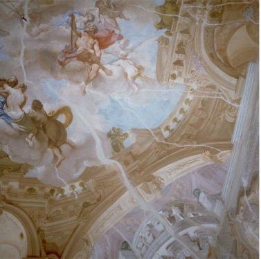 affresco di una cappella da restaurare