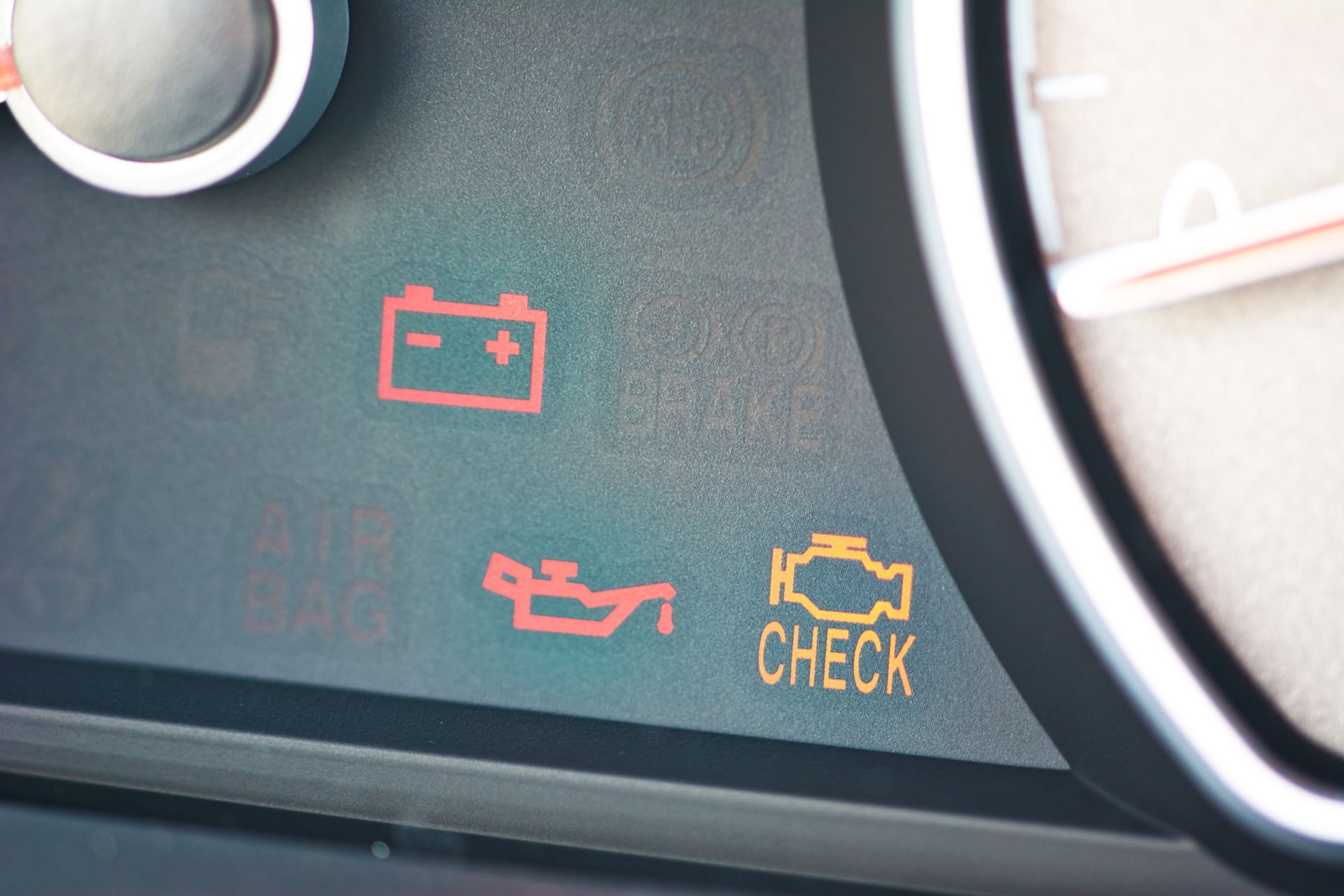 5 Frequently Seen Dashboard Warning Lights and Their Significance | Shift'N Gears Auto Repair