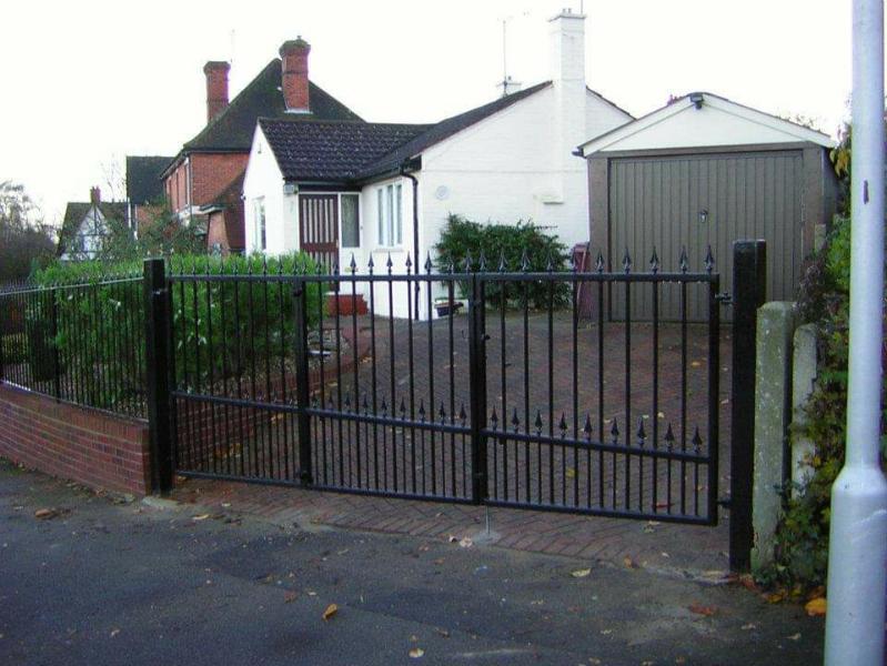 metal gate