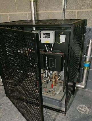 lockable water plant containment cage