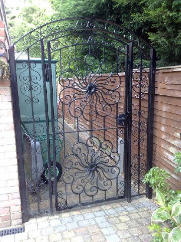 metal gate