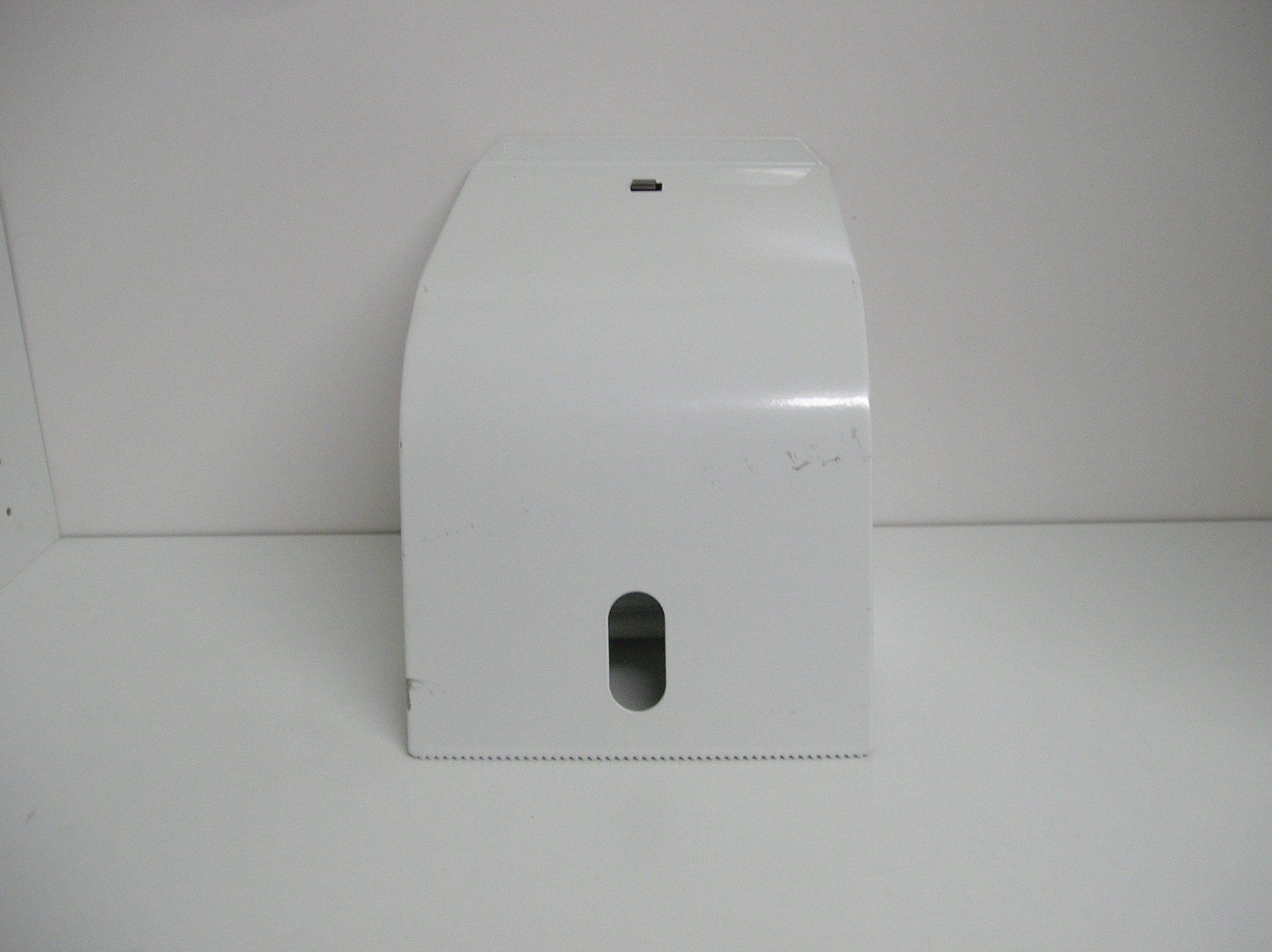 Metal Roll Towel Dispenser